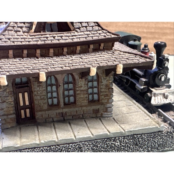 Danbury Mint Railroad Station- Tenafly - Picture 5 of 6